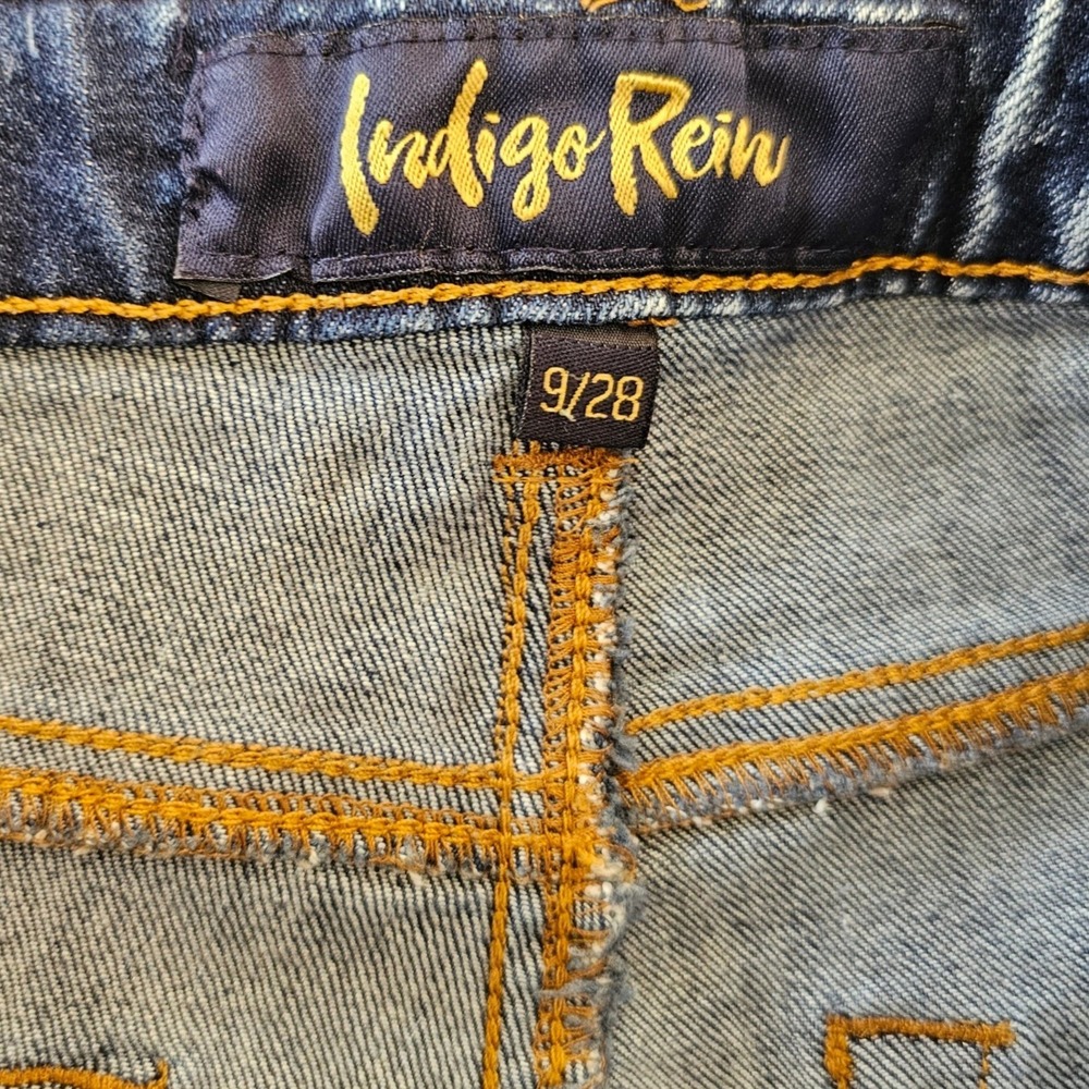 Indigo Rein Acid Wash High Rise Button Fly Denim Shorts Blue Sz 9/28 Distressed - Picture 4 of 6